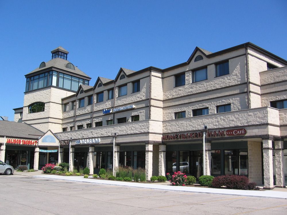 Charleston Center : 311 N 2nd St, St Charles, IL 60174